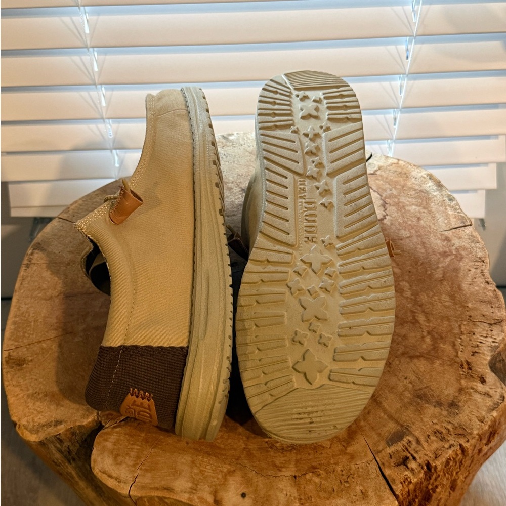 Hey Dude Men's Tan/Beige Loafers size 10 - Picture 2 of 3
